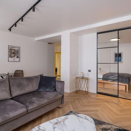 Mucenieku Street 1-Bedroom Stylish Apartment รีกา ภายนอก รูปภาพ